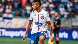 Rodrigo Nestor em campo pelo Bahia em jogo do Campeonato Brasileiro.