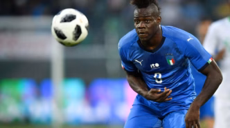 Mario Balotelli em imagem da seleção italiana.