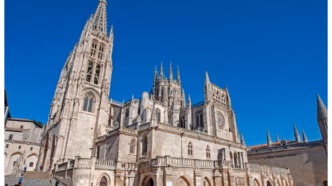 Burgos CF e Catedral de Burgos — foto ilustrativa