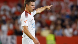 Azpilicueta renovação automática Sevilla — foto ilustrativa
