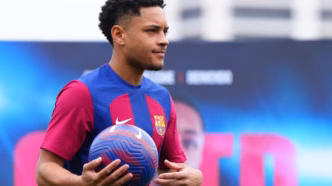 Vitor Roque em sua apresentação no Barcelona em 2024.