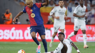 Barcelona e Real Madrid em campo pela LaLiga.