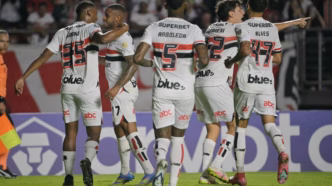 Jogadores do São Paulo em campo pela Libertadores