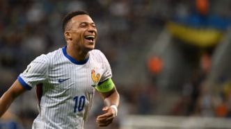 Kylian Mbappé em ação pela França nas Eliminatórias da Copa do Mundo.
