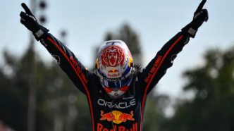 Max Verstappen celebra vitória no GP da Itália de Fórmula 1.