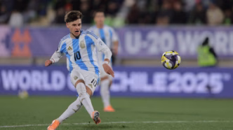 Álvaro Montoro, jogador do Botafogo, em ação pela Seleção Argentina na Copa do Mundo Sub-20.