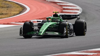 Gabriel Bortoleto em ação durante a corrida sprint do GP dos EUA de F1 no Circuito das Américas, Texas.