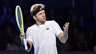 O espanhol Alejandro Davidovich Fokina na derrota para João Fonseca na final do ATP 500 da Basileia