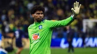 Hugo Souza em treinamento da Seleção Brasileira