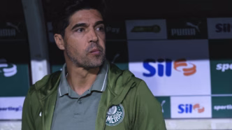 Abel Ferreira, técnico do Palmeiras, em ação.