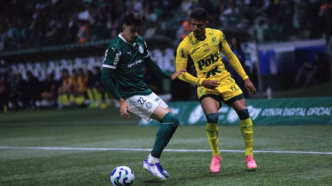Piquerez, jogador do Palmeiras, em campo.