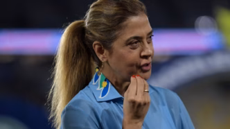 Leila Pereira, presidente do Palmeiras, em evento, em foto destacada.