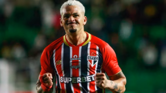 Luciano em campo pelo São Paulo