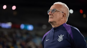 Dorival Júnior, técnico do Corinthians, fala em coletiva de imprensa na Neo Química Arena após a vitória sobre o Atlético-MG.