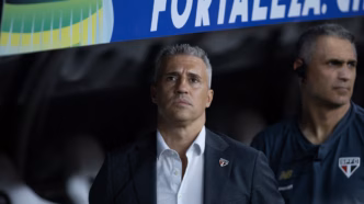 Crespo comemora vitória do São Paulo contra o Fortaleza