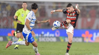 Flamengo enfrenta o Cruzeiro no Maracanã em jogo do Campeonato Brasileiro.