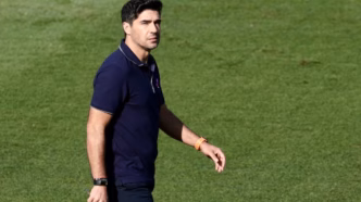 Abel Ferreira, técnico do Palmeiras, em treinamento.