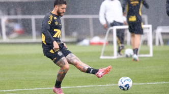 Zé Rafael em treinamento do Santos antes do clássico contra o Corinthians.