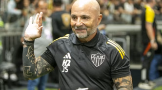 Jorge Sampaoli reencontra o Corinthians, time que costuma ter dificuldades contra o técnico argentino.
