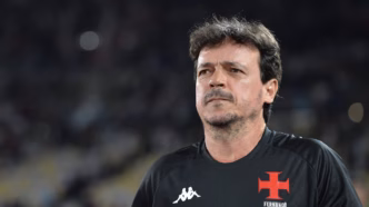 Rayan comemora gol pelo Vasco contra o Fluminense no Maracanã