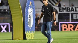 Escalação do Santos com três zagueiros para enfrentar o Botafogo