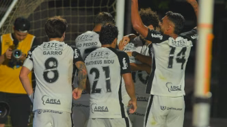 Corinthians vence o Vitória no Brasileirão