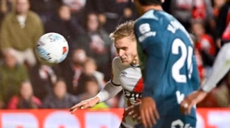 Alemão comemora primeiro gol pelo Rayo Vallecano em La Liga.