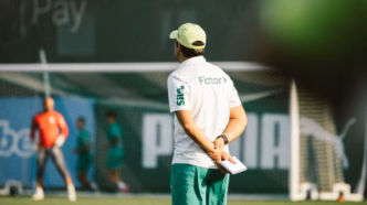 Abel Ferreira comanda treino do Palmeiras