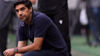 Abel Ferreira, técnico do Palmeiras, em treinamento.