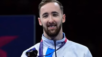 Artem Dolgopyat, atual campeão mundial de Ginástica Artística, em destaque.