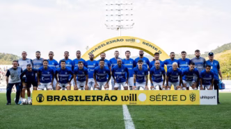 Jogadores do Barra FC comemoram o título da Série D 2025 após a vitória.