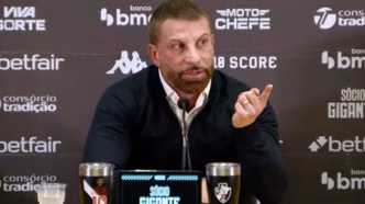 Pedrinho, presidente do Vasco, em coletiva de imprensa.