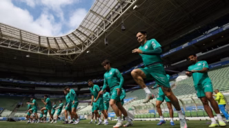 Elenco do Palmeiras treinando no Allianz Parque