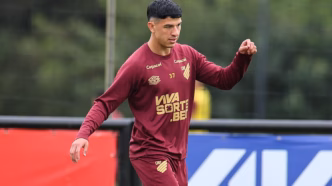 Esquivel em treino do Athletico-PR