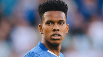 Estêvão, jovem promessa brasileira, no banco do Chelsea