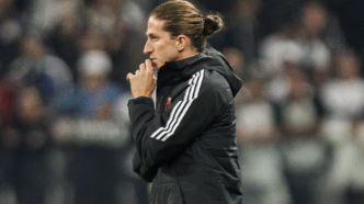 Filipe Luís comanda o Flamengo em jogo do Brasileirão