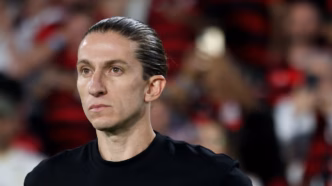 Filipe Luís, técnico do Flamengo, durante jogo.