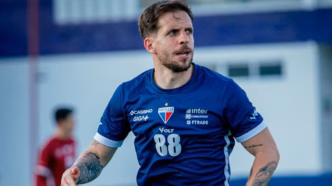 Treino do Fortaleza com foco na preparação física e tática para os próximos jogos.