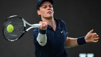 Jannik Sinner comemora vitória no Masters 1000 de Xangai