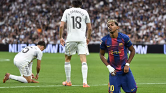 Lamine Yamal em campo durante o clássico entre Real Madrid e Barcelona.