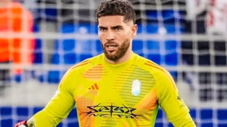 Luca Zidane em ação pelo Granada como goleiro.