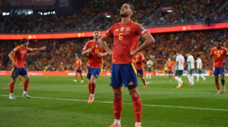 Mikel Merino comemora gol pela Espanha contra a Bulgária em partida das Eliminatórias para a Copa do Mundo de 2026