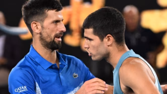 Novak Djokovic em quadra durante o Masters 1000 de Xangai.