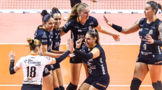 Osasco São Cristóvão Saúde, campeão da Superliga Feminina 2024-2025, em destaque na Supercopa de Vôlei.