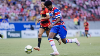 Tainá comemora gol do título do Fortaleza na Copa Maria Bonita.