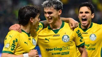 Ramón Sosa, atacante do Palmeiras, em treinamento com a equipe.