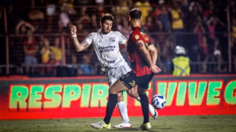 Partida entre Sport e Ceará pelo Brasileirão com placar de 1 a 1.