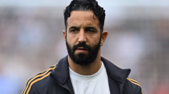 Ruben Amorim, técnico do Manchester United, durante partida da Premier League.