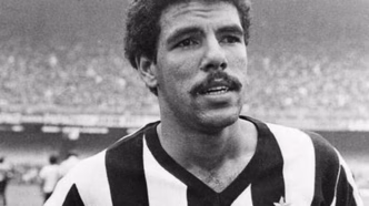 Toninho Cerezo em ação pelo Atlético-MG