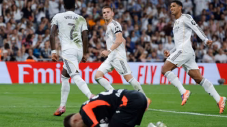 Vini Jr. comemora o segundo gol do Real Madrid contra o Villarreal.